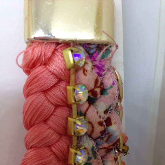 Cute Pink Floral Necklace - Picture 4 of 8